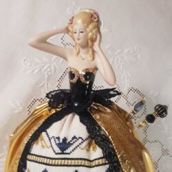 Roberta – A Golden Lady Pincushion