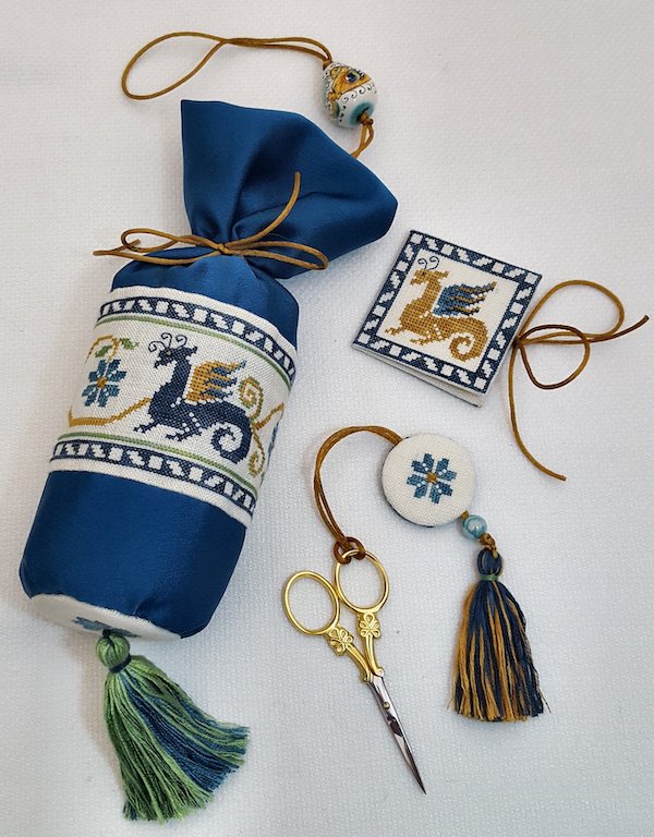 sewing set blue gold dragon roll raffaello theme